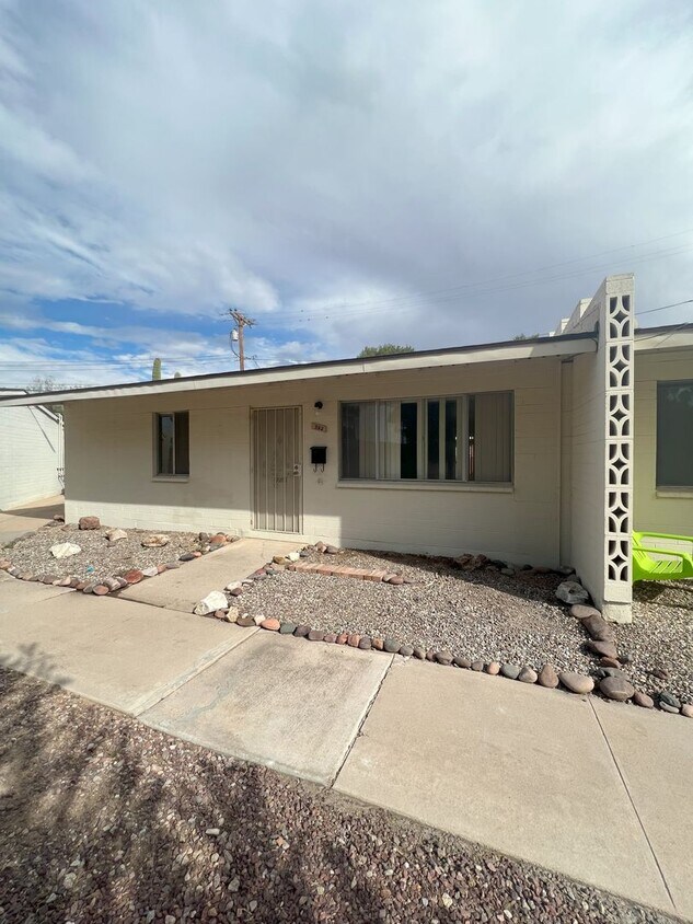 Primary Photo - Great townhome in 55 and Older community!