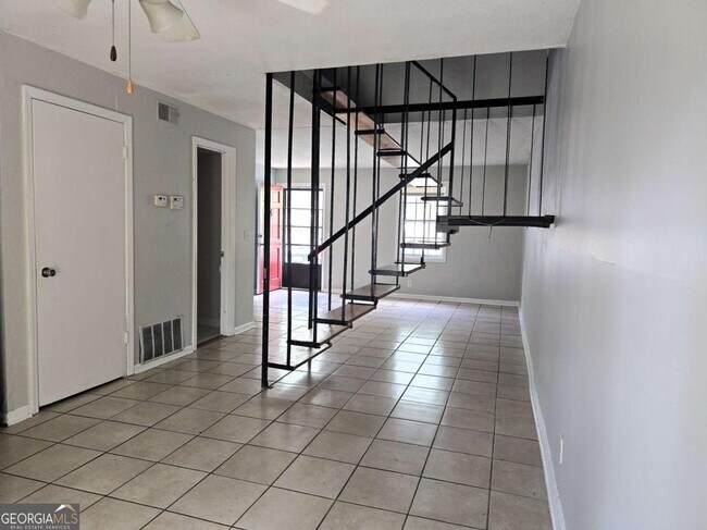 Foto del edificio - 3815 Parklane Dr