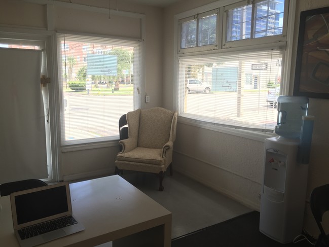 Front reception area - Bayside Arms Apartments