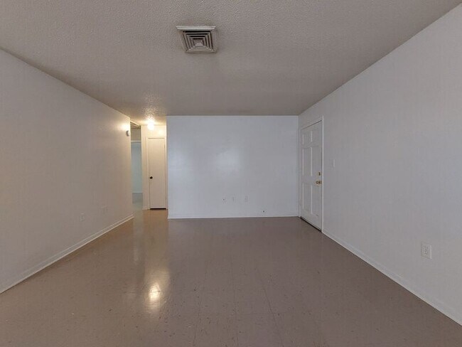 Building Photo - 912 Marietta St