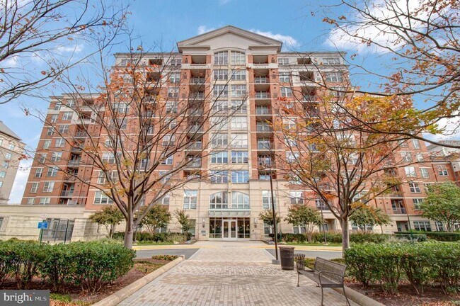 Foto del edificio - 11760 Sunrise Valley Dr