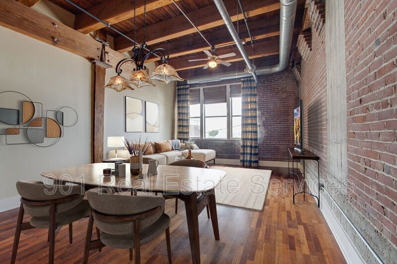 Foto principal - 420 S Front St
