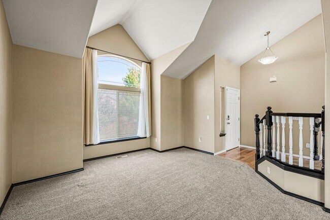 Foto del edificio - Spacious Corner Lot Home Near JBLM | 4 Bed...