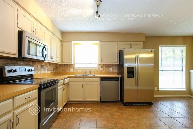 Building Photo - 6410 Walnut Springs Dr
