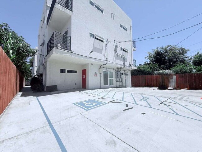 Foto del edificio - 1258 Leighton Ave