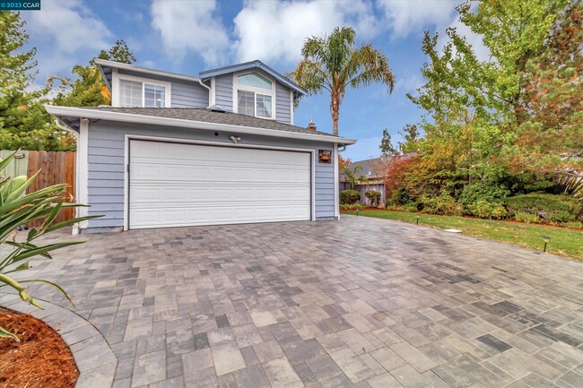 Building Photo - 2207 Bridgeport Way