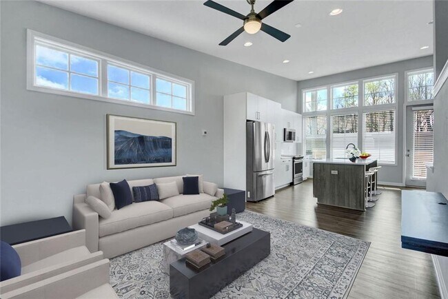 Foto del edificio - 900 Brees Ct