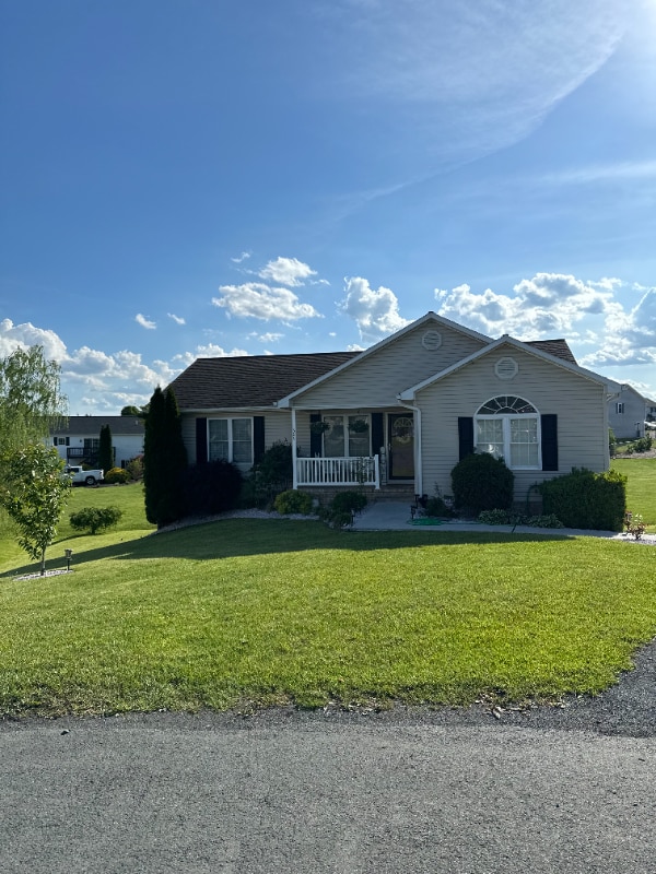 Primary Photo - 123 S Foxhall Ln