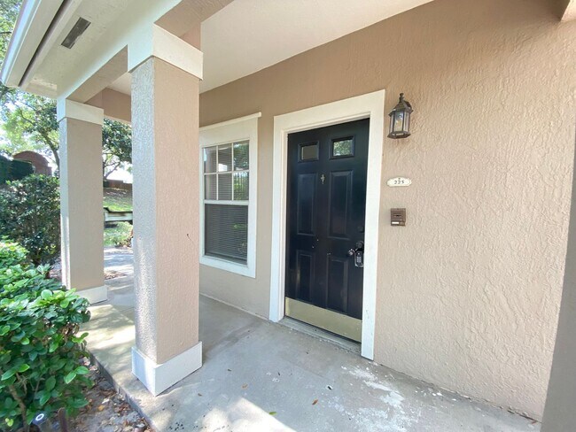 Building Photo - *$100 off 2nd Full Months Rent* Lake Mary-...