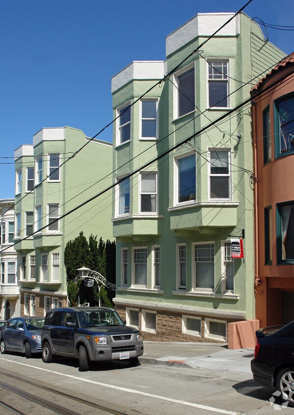 Primary Photo - Washington Mews