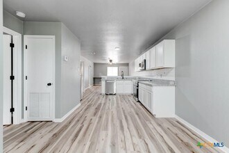 Building Photo - 2321 Terrace Dr