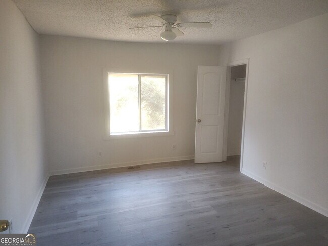 Foto del edificio - 929 Bond Bridge Rd