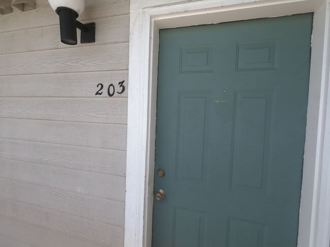 Photo - 2850 Aurora Ave Apartment