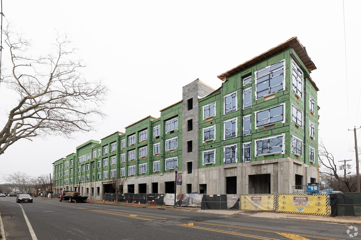 Building Photo - Centurion Sleepy Hollow