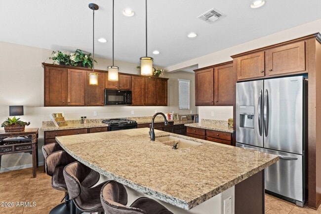Foto del edificio - 3913 Gold Ridge Rd