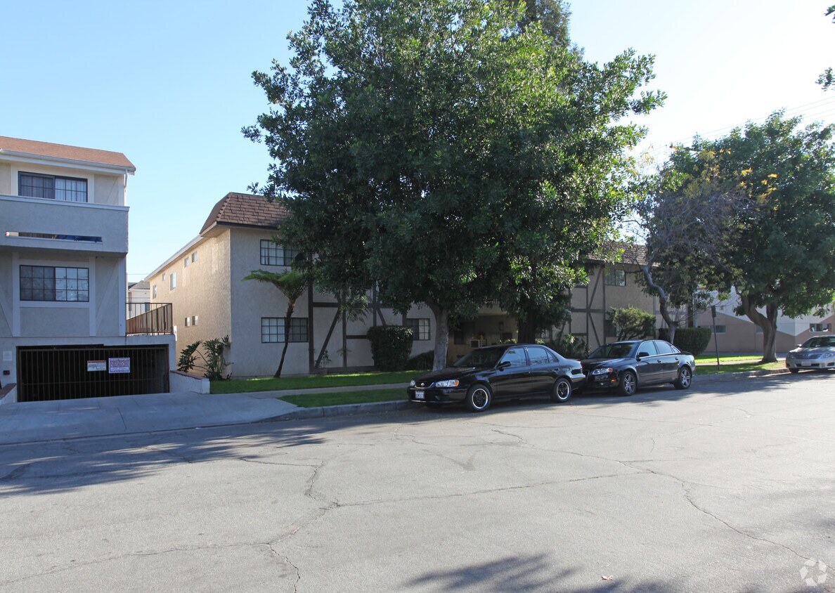 Building Photo - 260 W Ash Ave