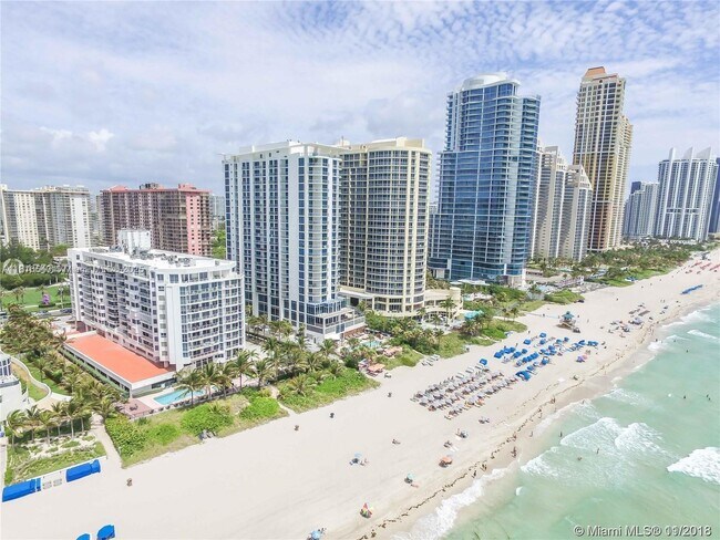 Foto del edificio - 17275 Collins Ave