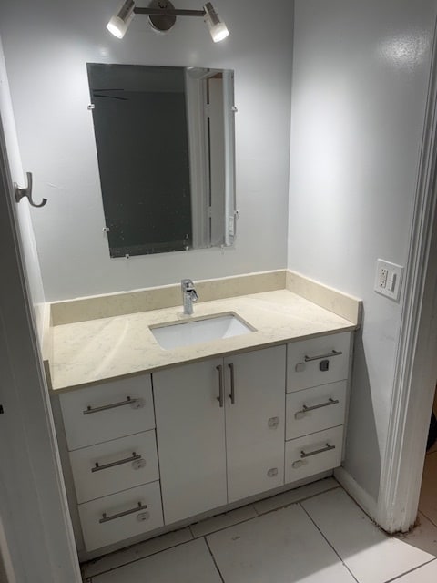 Building Photo - 1860 Venice Park Dr