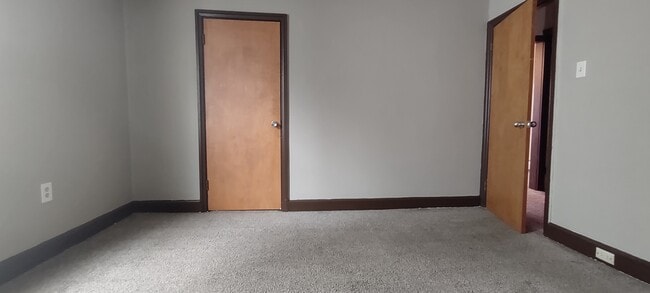 Foto del edificio - 549 N Front St