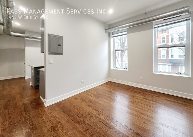 Foto del edificio - Gorgeous and Fully Remodeled West Town 1 b...