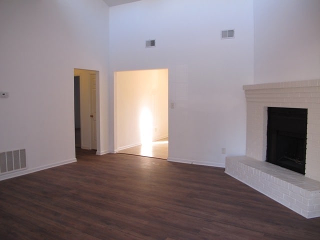Building Photo - *** AVAILABLE AUG. 1ST *** 2/1 DUPLEX