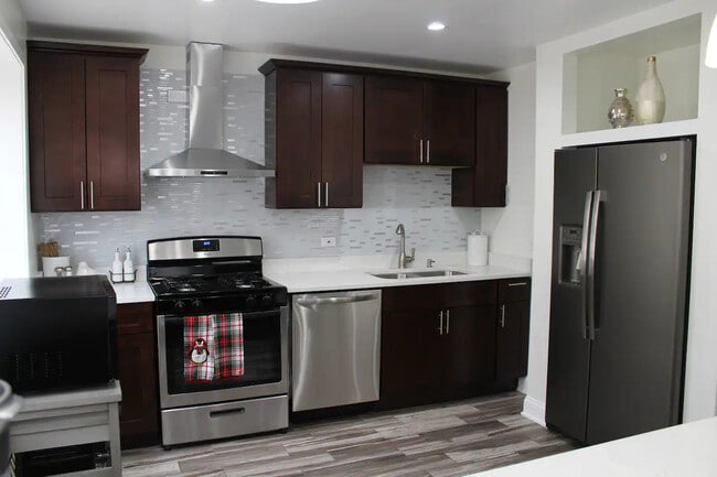 Building Photo - 3000 W Belmont Ave