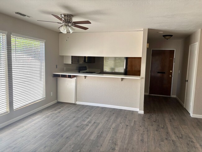 Building Photo - CUTE AS A BUG!  Super private Eldorado Hil...