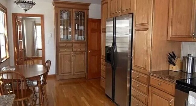 Foto del edificio - BROOKLINE SINGLE FAM IN WASH SQUARE AVAIL 8/1 ~ 5 BED/3.5 BATH