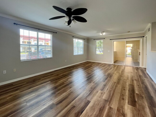 Foto del edificio - Spacious 2/2 unit becoming available July ...