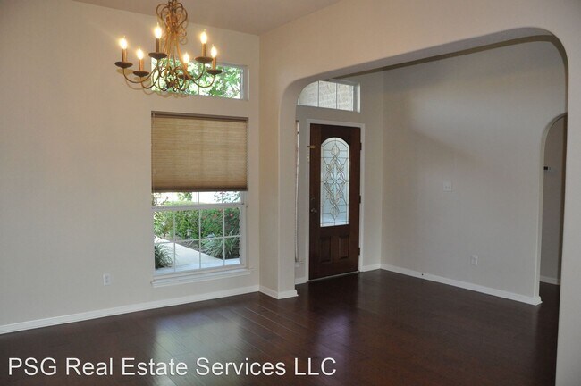 Foto del edificio - 4 br, 2.5 bath House - 15609 Belfin DR