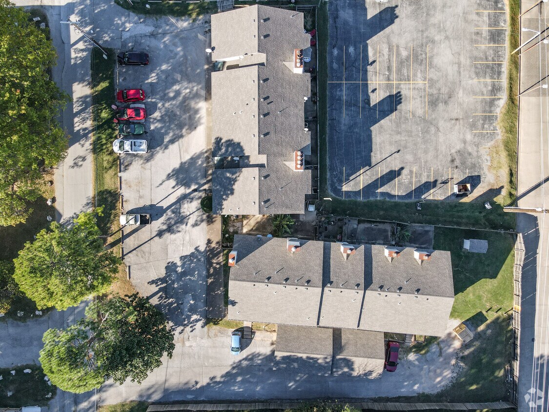 Vista aérea - 90 grados Mira Down - Woodbine Apartments