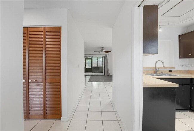 Foto del edificio - 2328 Inagua Way