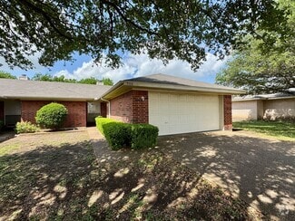 Building Photo - 968 Parkview Cir