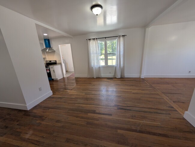 Foto del edificio - 427 Crossway Rd