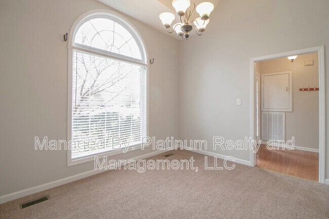 Foto del edificio - 285 Sunny Slope Ct