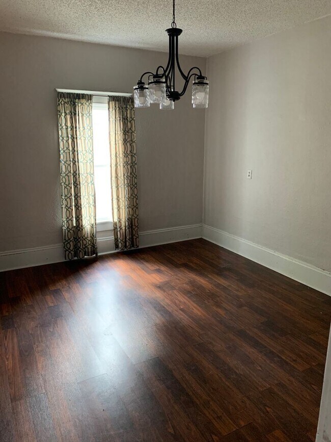Building Photo - 3 br, 1 bath House - 532 S 16th Street