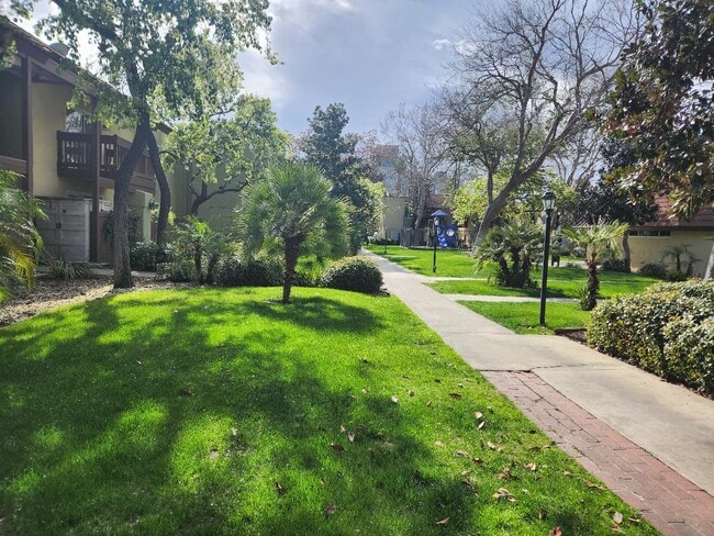 Foto del edificio - 2909 Huntington Blvd