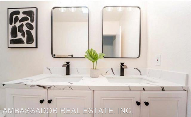 Building Photo - 2 br, 2 bath House - 2517 Navarra 1D