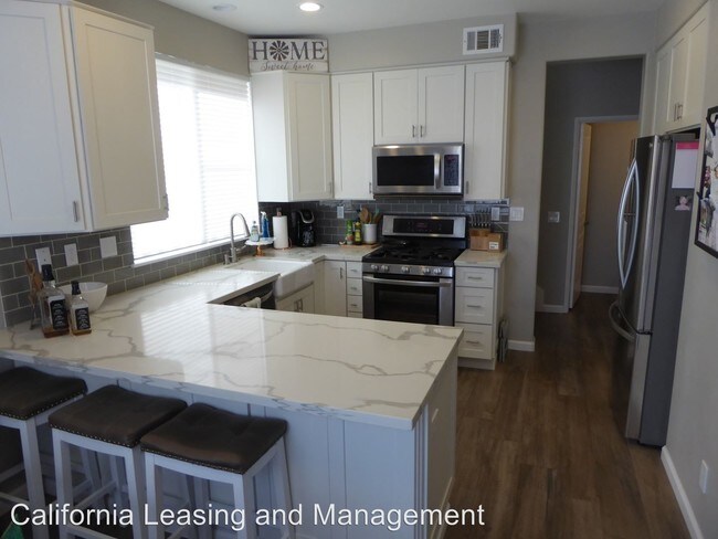 Foto del edificio - 3 br, 3 bath House - 30348 Cedar Oak Lane