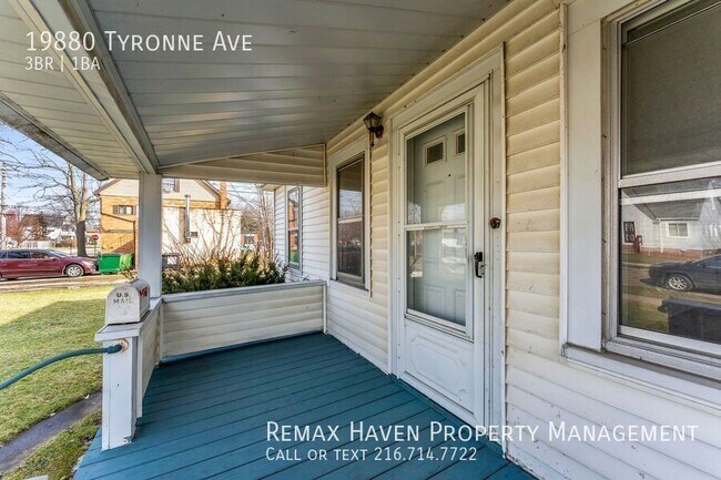 Foto del edificio - 19880 Tyronne Ave
