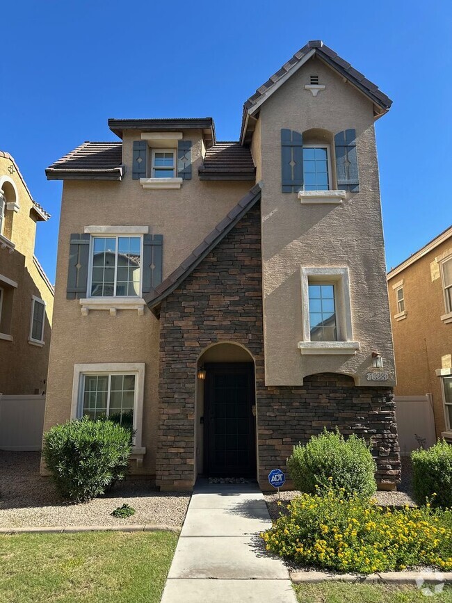 Building Photo - 1328 S Sabino Dr
