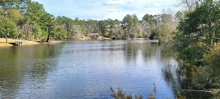 Building Photo - 250 Wood Haven