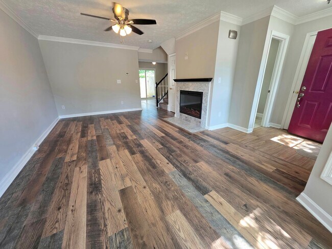 Foto del edificio - Move in Ready 3 Bedroom Townhouse in Yorktown!
