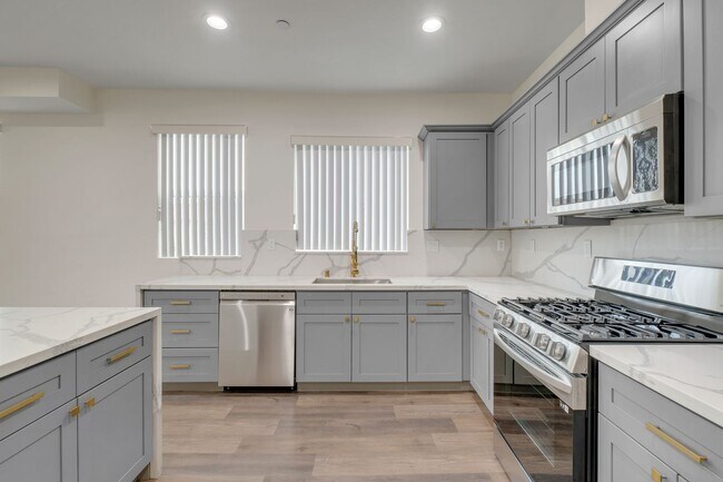 Foto del edificio - 4 Bed / 4 Bath Townhome in Sawtelle