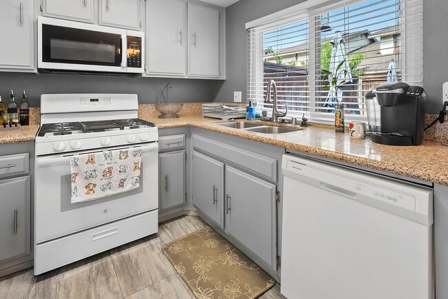 Foto del edificio - 22331 Harbor Ridge Ln