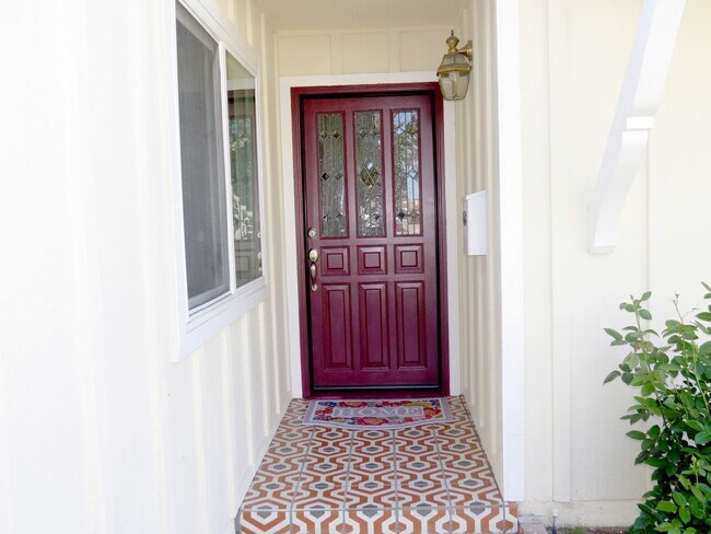 Building Photo - Spacious 4-Bed 4-Bath Home, Gated Yard & Entertainer’s Patio in Prime Torrance