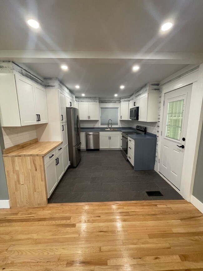 Foto del edificio - Available June!