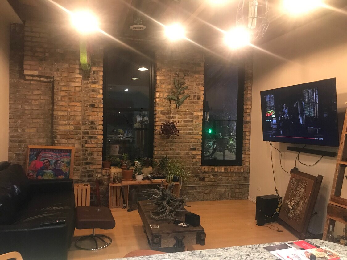 Foto principal - 2123 S Ashland Ave