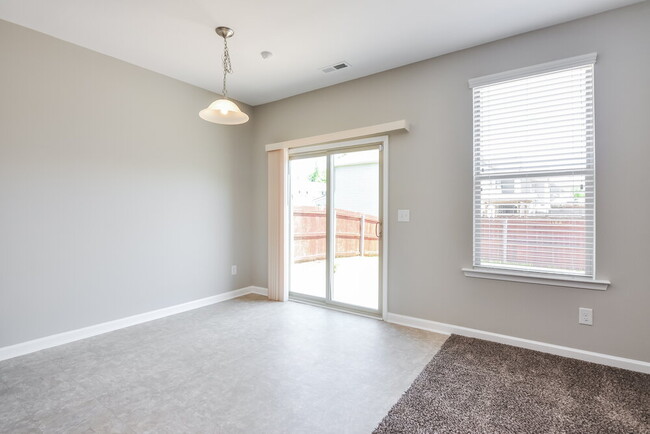 Foto del edificio - 3605 Morman Springs Ln