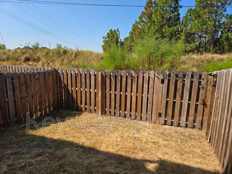 Building Photo - 930 Quaint Parish Cir